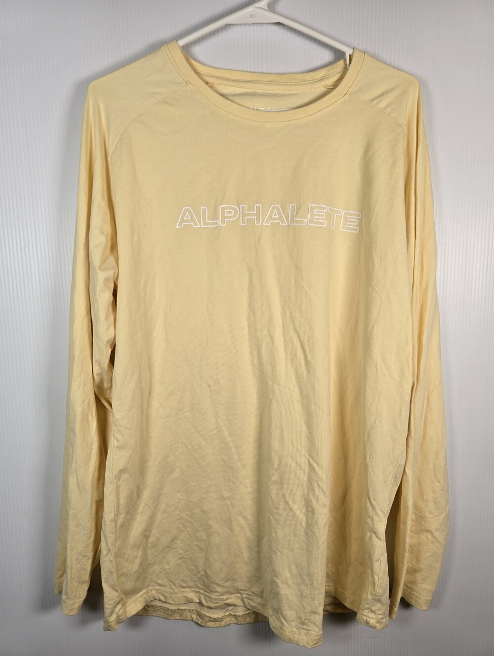NWOT Alphalete Mens Performance Fit Long Sleeve  Shirt in Pale Yellow Size L